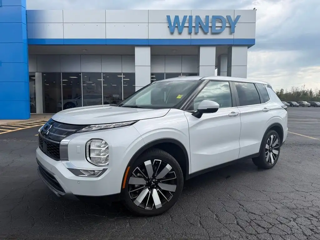 2025 Mitsubishi Outlander SE S-AWC's photo
