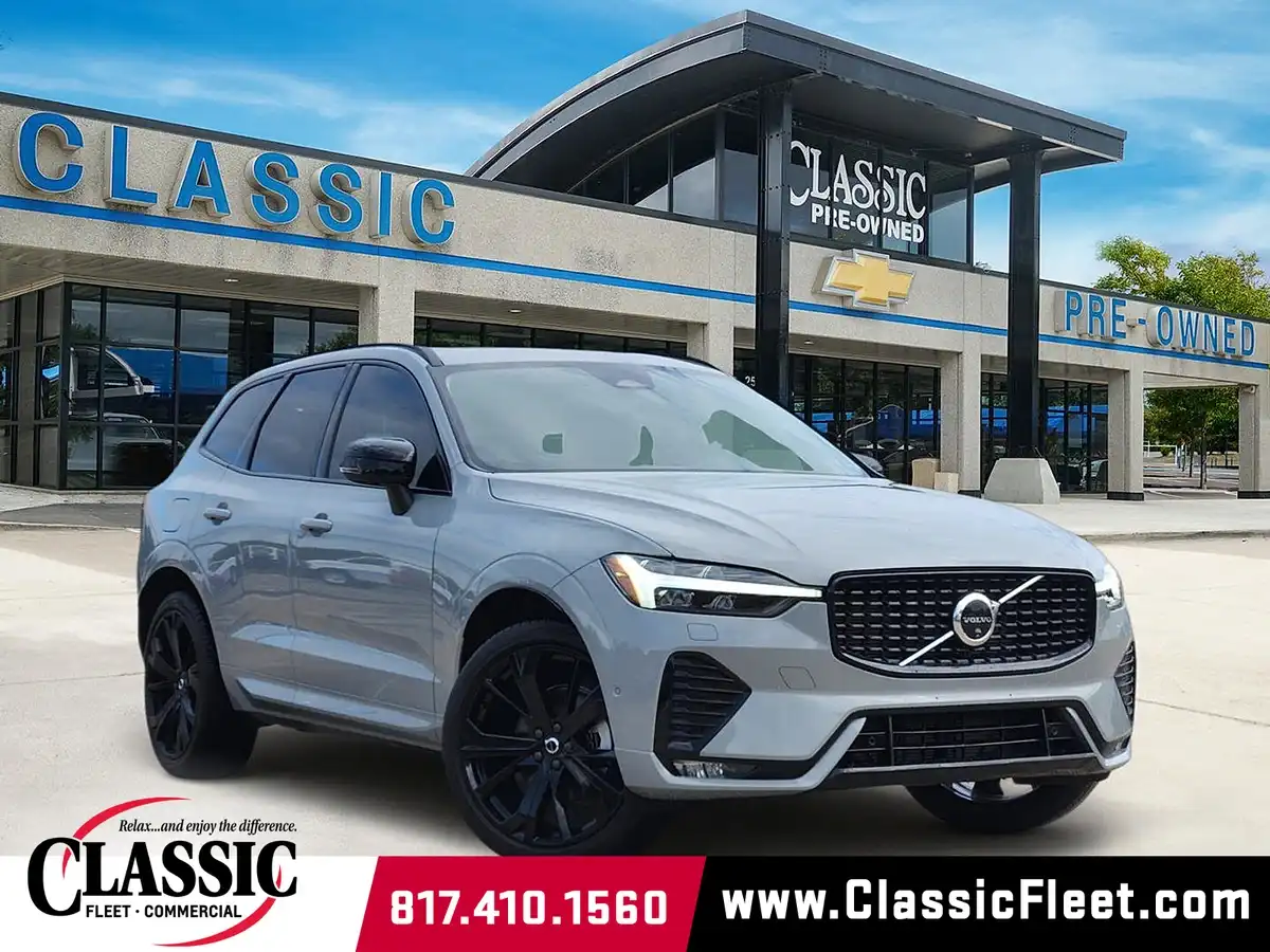 2025 Volvo XC60 B5 Ultra Dark AWD's photo