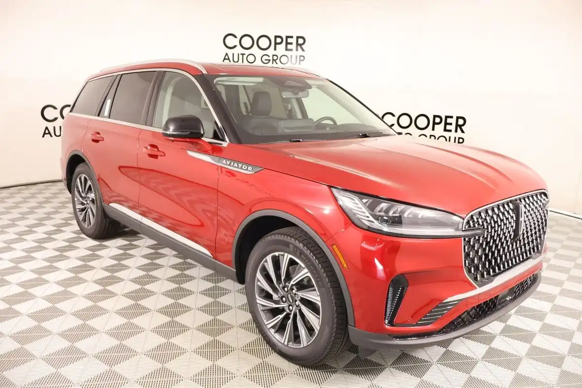 2026 Lincoln Aviator Premiere AWD's photo