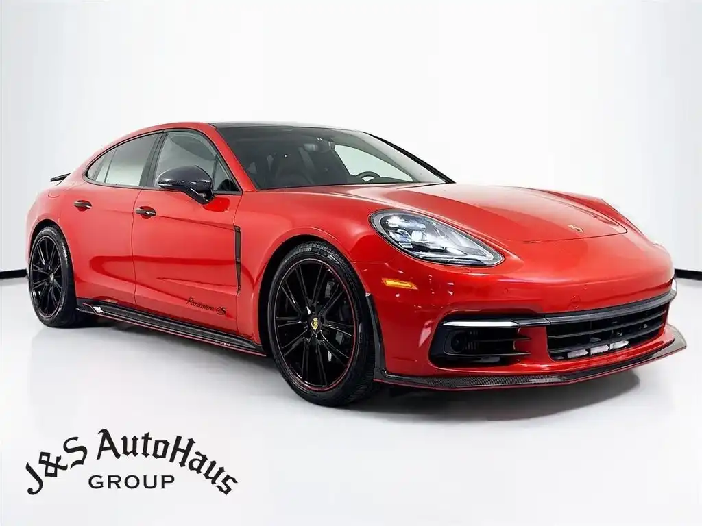 2018 Porsche Panamera 4S's photo