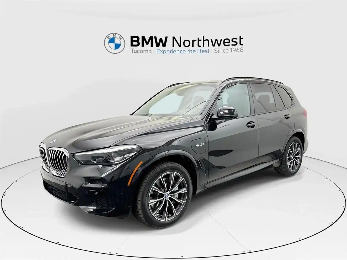 2023 BMW X5 xDrive45e's photo