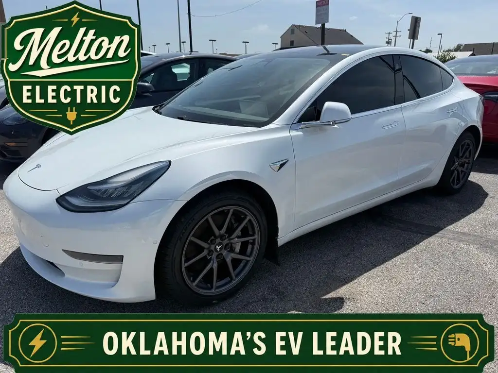 2020 Tesla Model 3 Standard Range Plus's photo