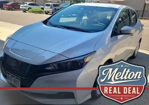2025 Nissan Leaf S's photo