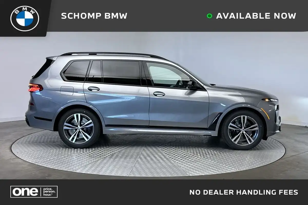 2027 BMW X7 M60i xDrive's photo