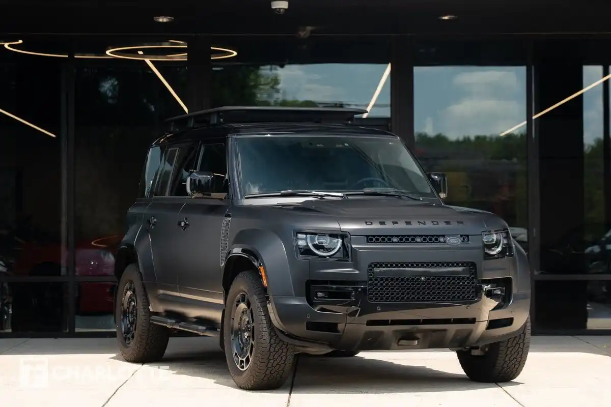 2026 Land Rover Defender 110 OCTA P635's photo