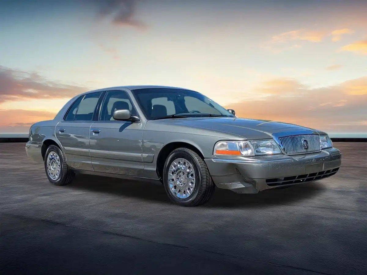 2003 Mercury Grand Marquis GS's photo