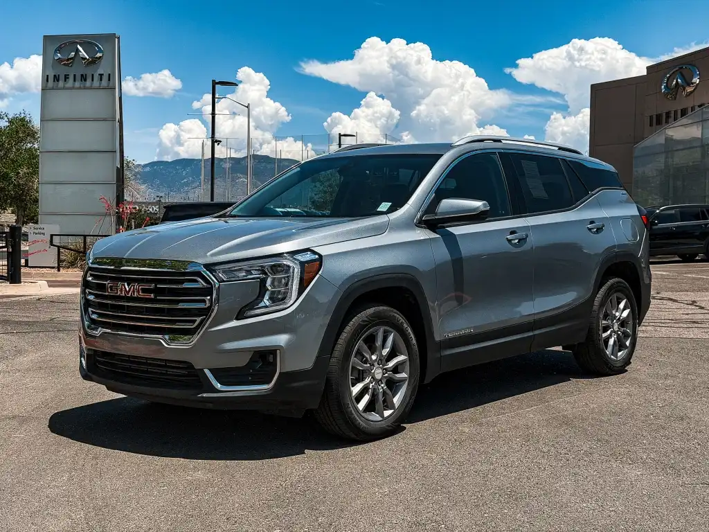 2024 GMC Terrain SLT AWD's photo