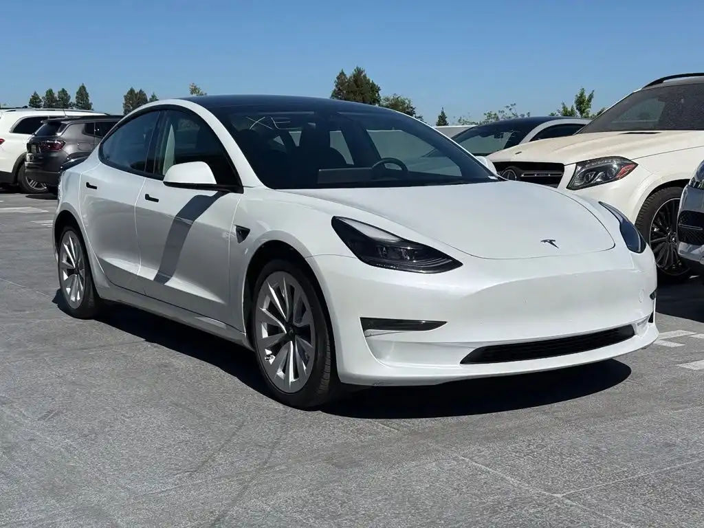 2023 Tesla Model 3 Long Range's photo