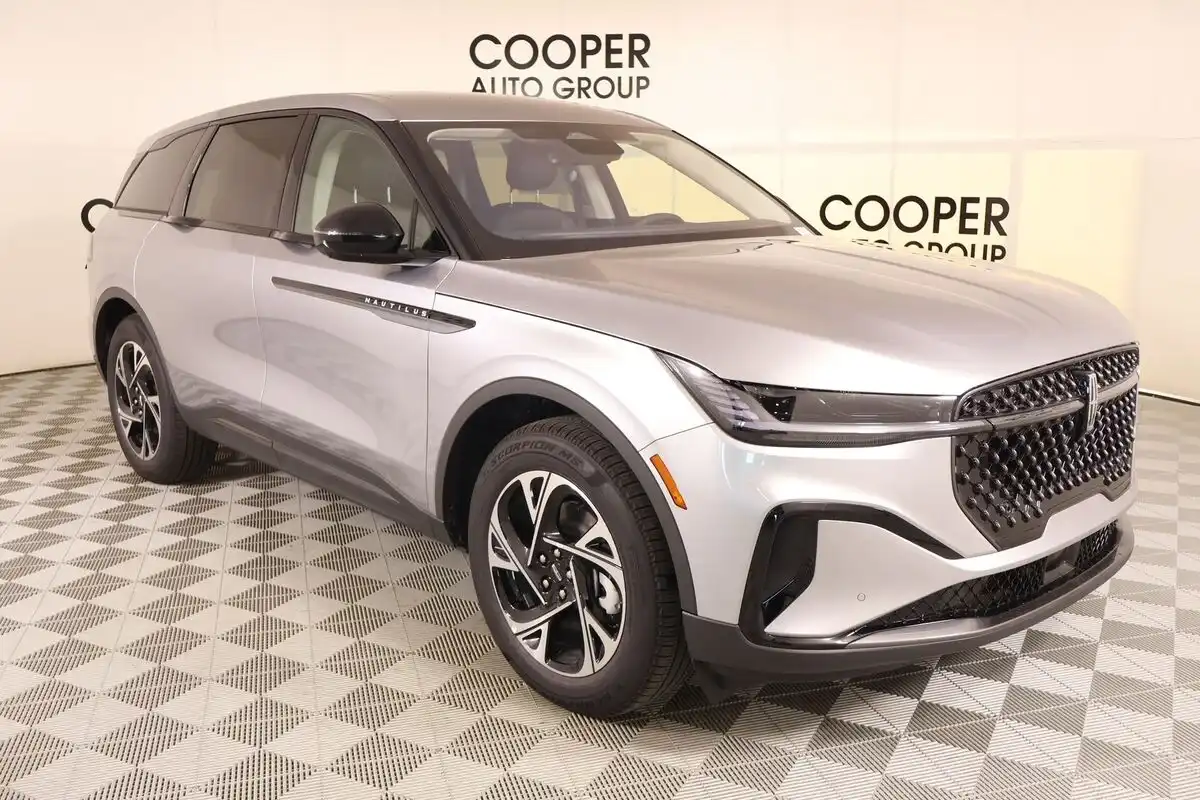 2026 Lincoln Nautilus Premiere AWD's photo