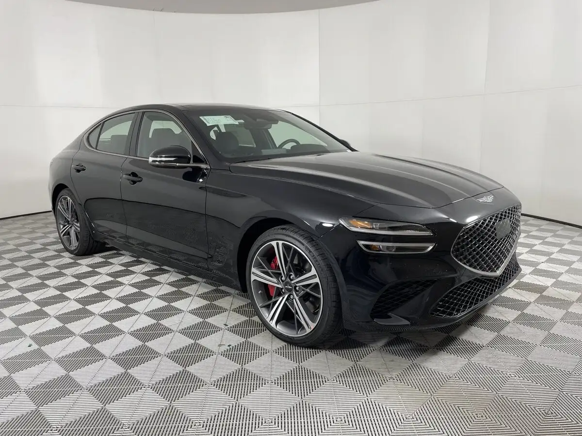 2025 Genesis G70 2.5T Standard's photo