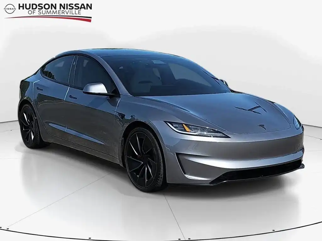 2025 Tesla Model 3 Performance's photo