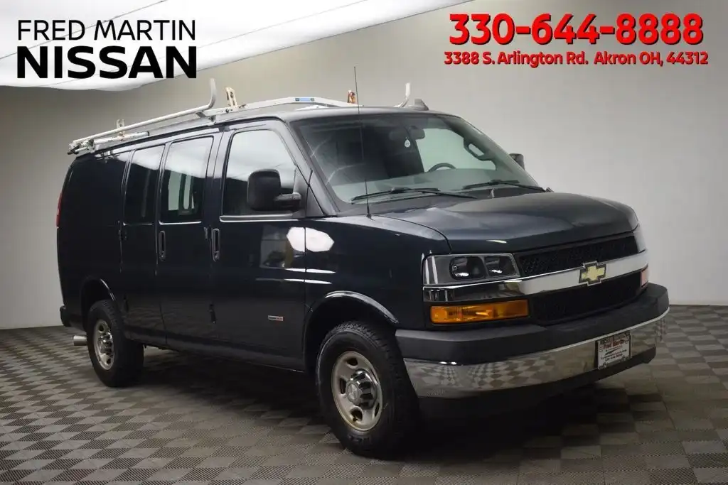 2018 Chevrolet Express 3500 Work Van HD's photo