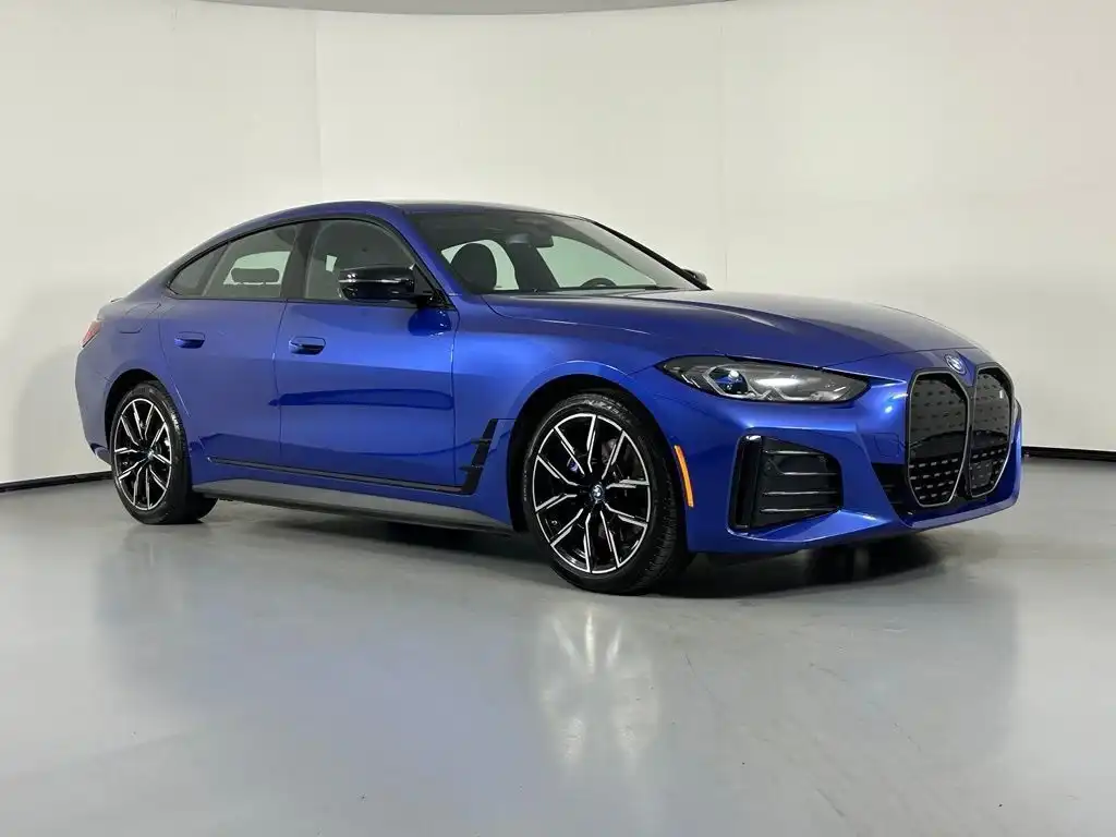 2023 BMW i4 eDrive40's photo