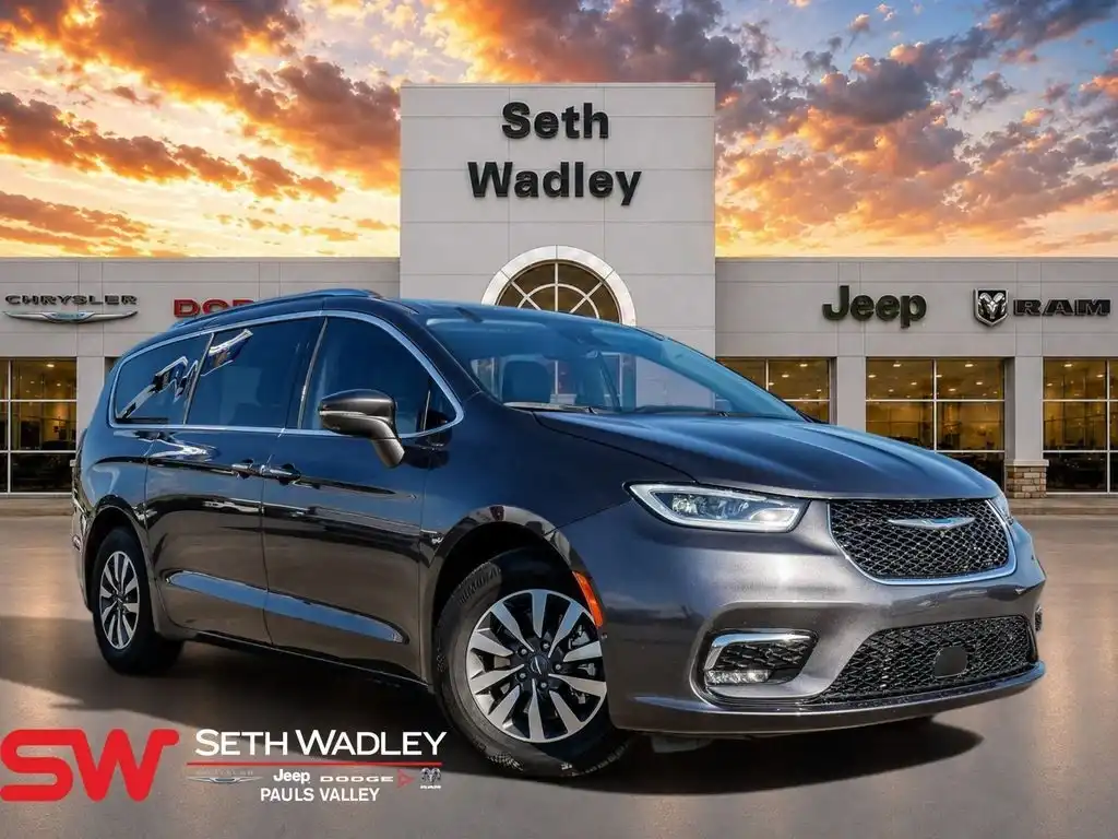 2021 Chrysler Pacifica Hybrid Touring L's photo