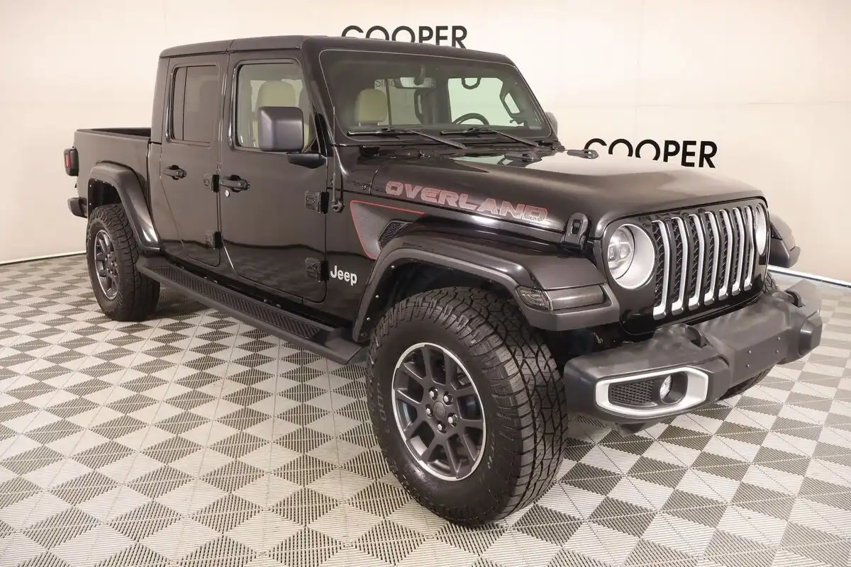 2021 Jeep Gladiator Overland's photo