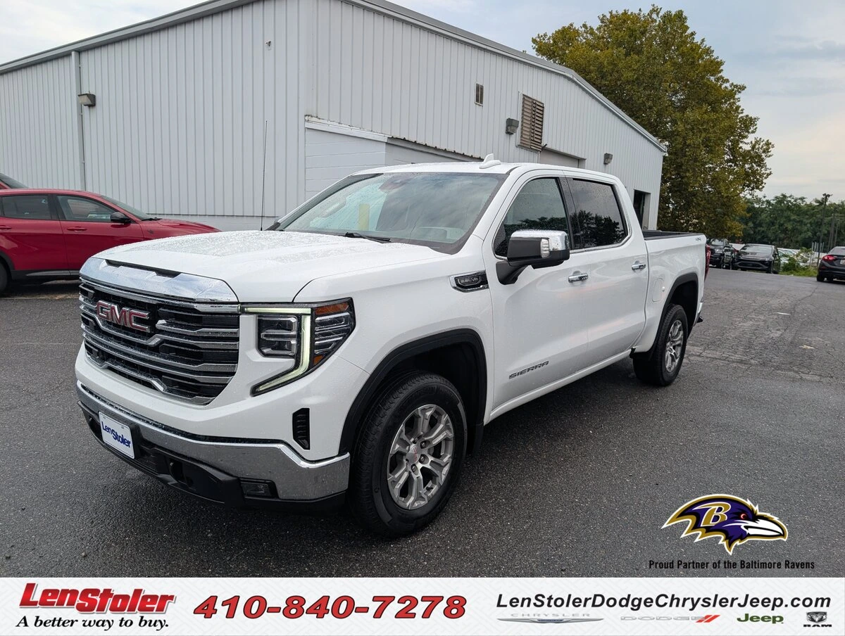 2025 GMC Sierra SLT 4WD Crew Cab Standard Box's photo