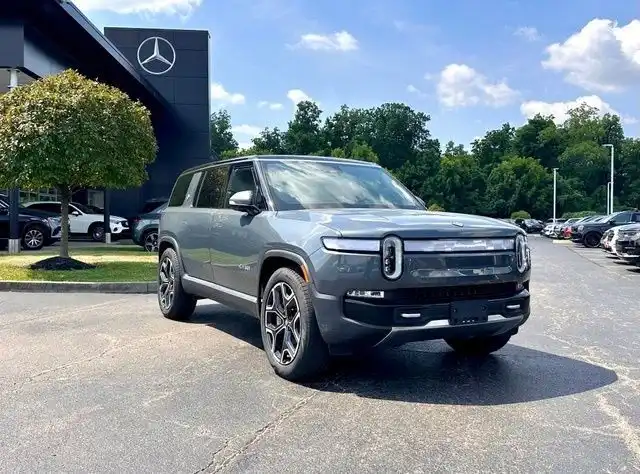 2024 Rivian R1S Adventure Dual-Motor Standard Pack's photo