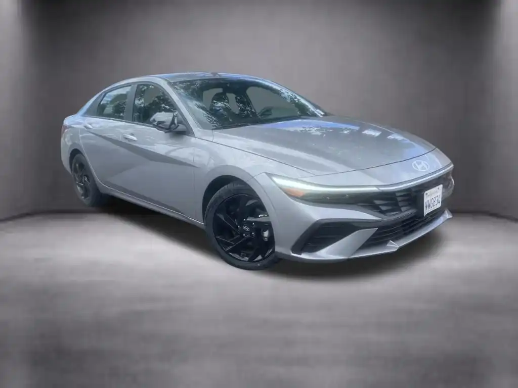 2026 Hyundai Elantra 2.0 Sport IVT SEL's photo