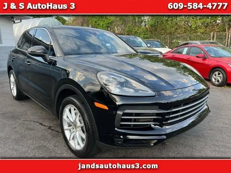 2020 Porsche Cayenne Base's photo
