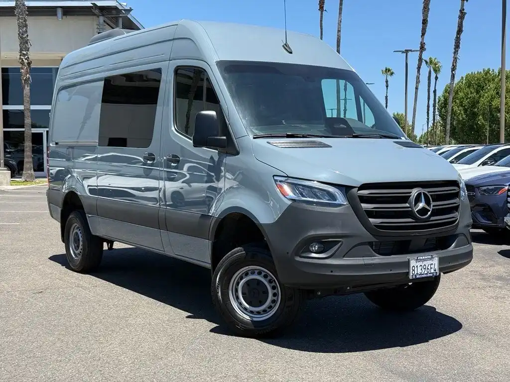 2025 Mercedes-Benz Sprinter 2500 144 WB HO 4x4's photo