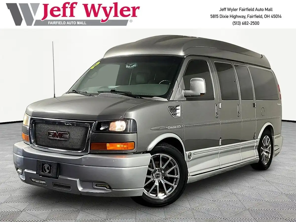 2012 GMC Savana Cargo Van's photo