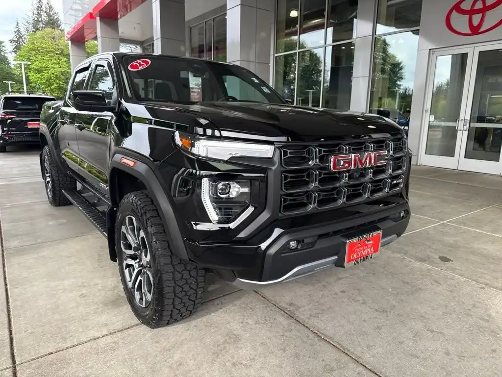 2023 GMC Canyon 4WD AT4 Crew Cab Short Box's photo