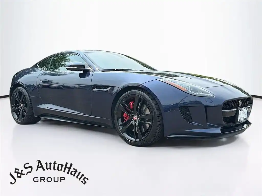 2015 Jaguar F-TYPE R Coupe's photo
