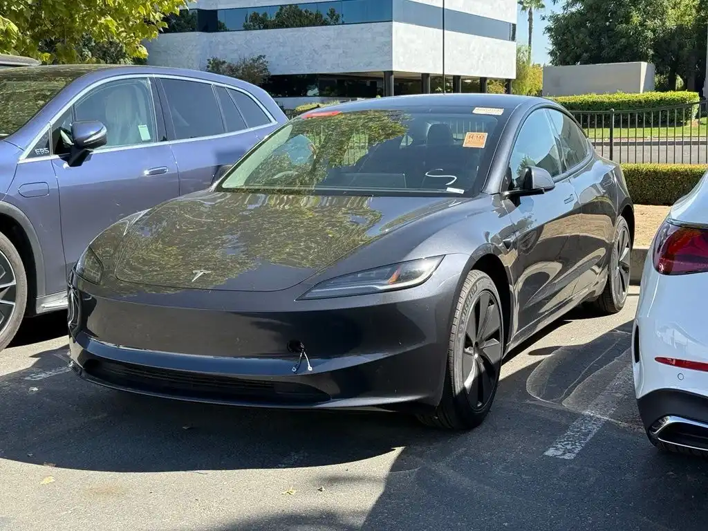 2025 Tesla Model 3 Long Range's photo
