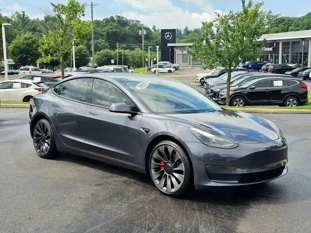 2023 Tesla Model 3 Performance photo 1