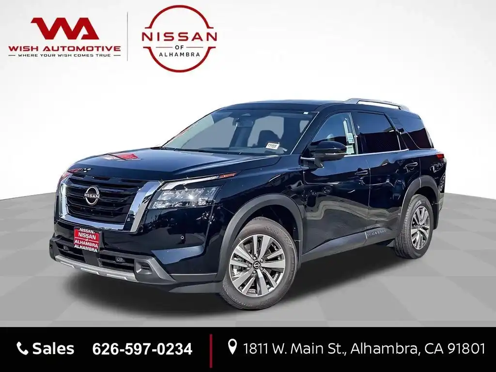 2025 Nissan Pathfinder SL 2WD's photo