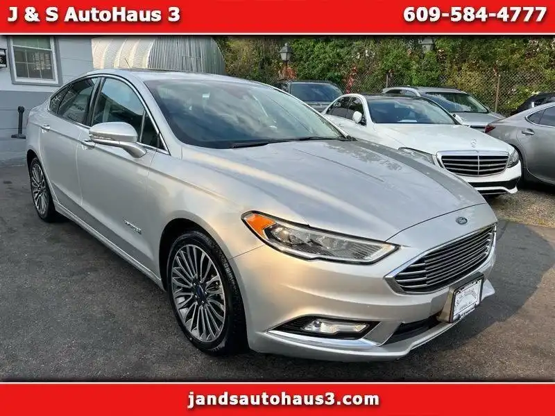 2017 Ford Fusion Titanium's photo