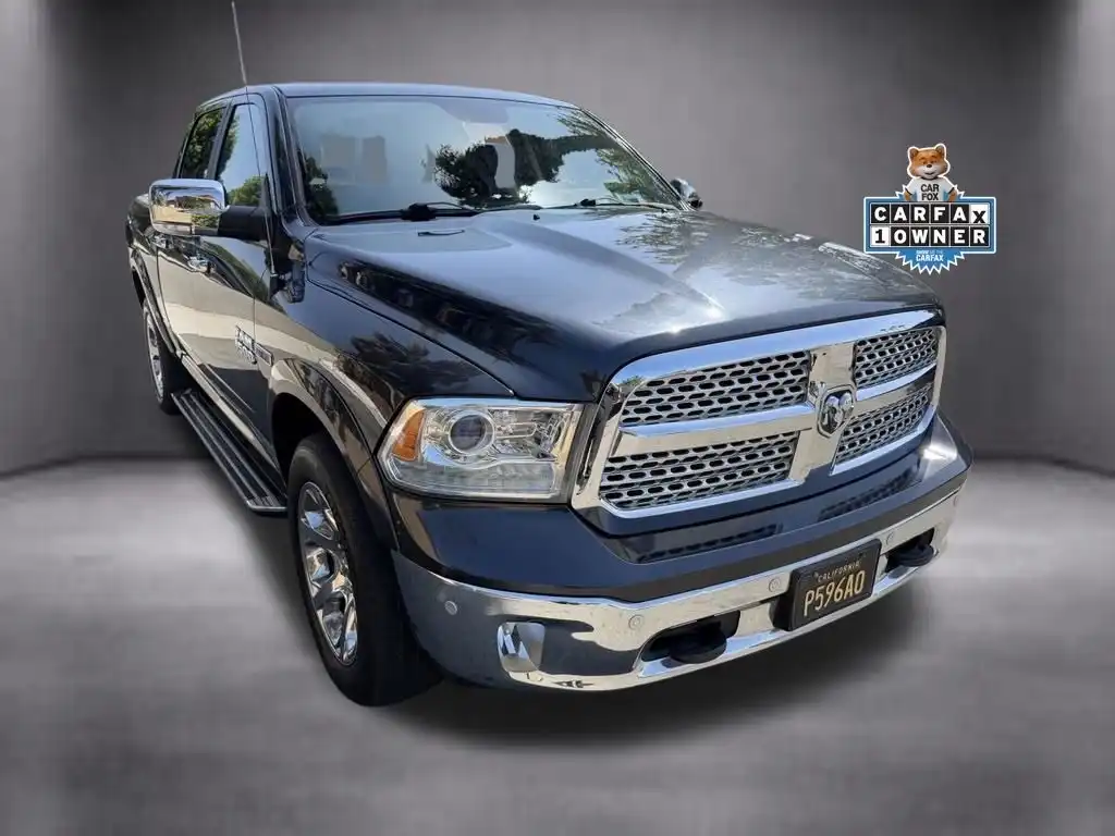 2018 RAM 1500 Laramie 4WD Crew Cab 5'7's photo