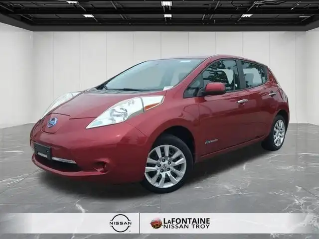 2015 Nissan Leaf S's photo