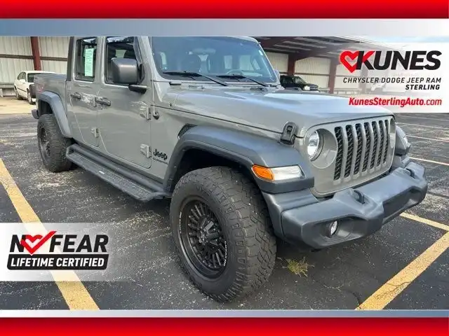 2021 Jeep Gladiator Sport's photo