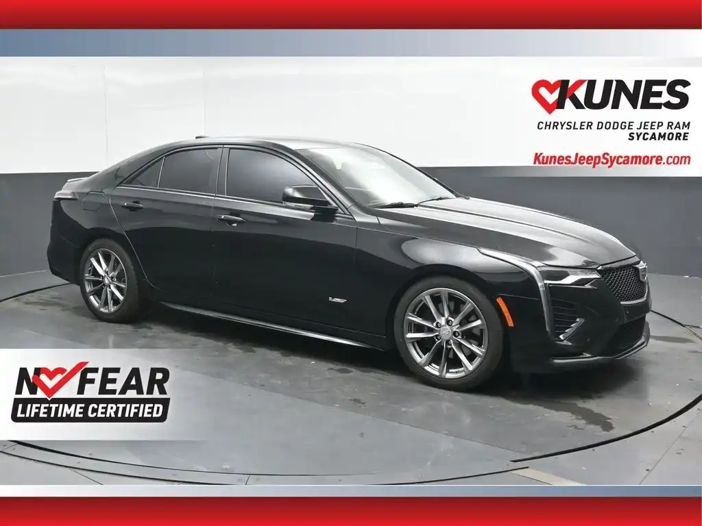 2023 Cadillac CT4 V-Series's photo