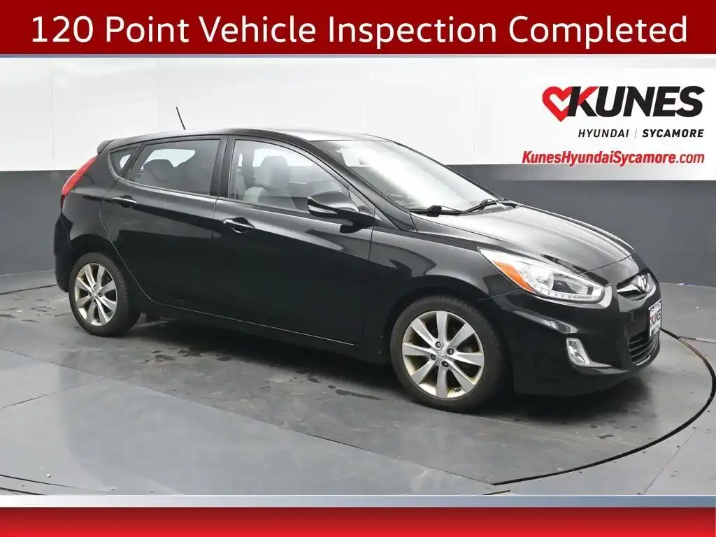 2014 Hyundai Accent SE 5-Door 6-Speed Automatic's photo