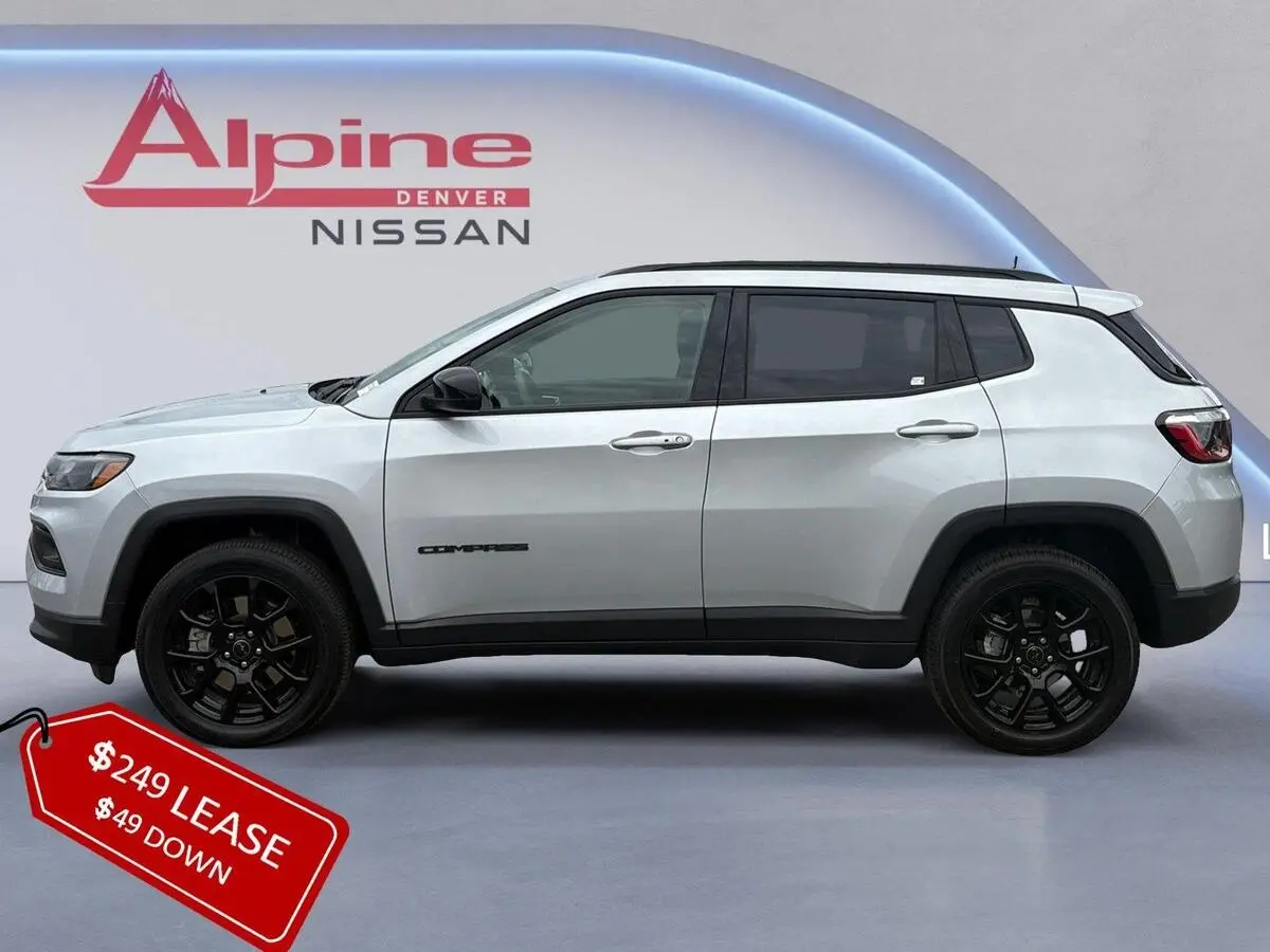 2025 Jeep Compass Latitude 4X4 photo 3
