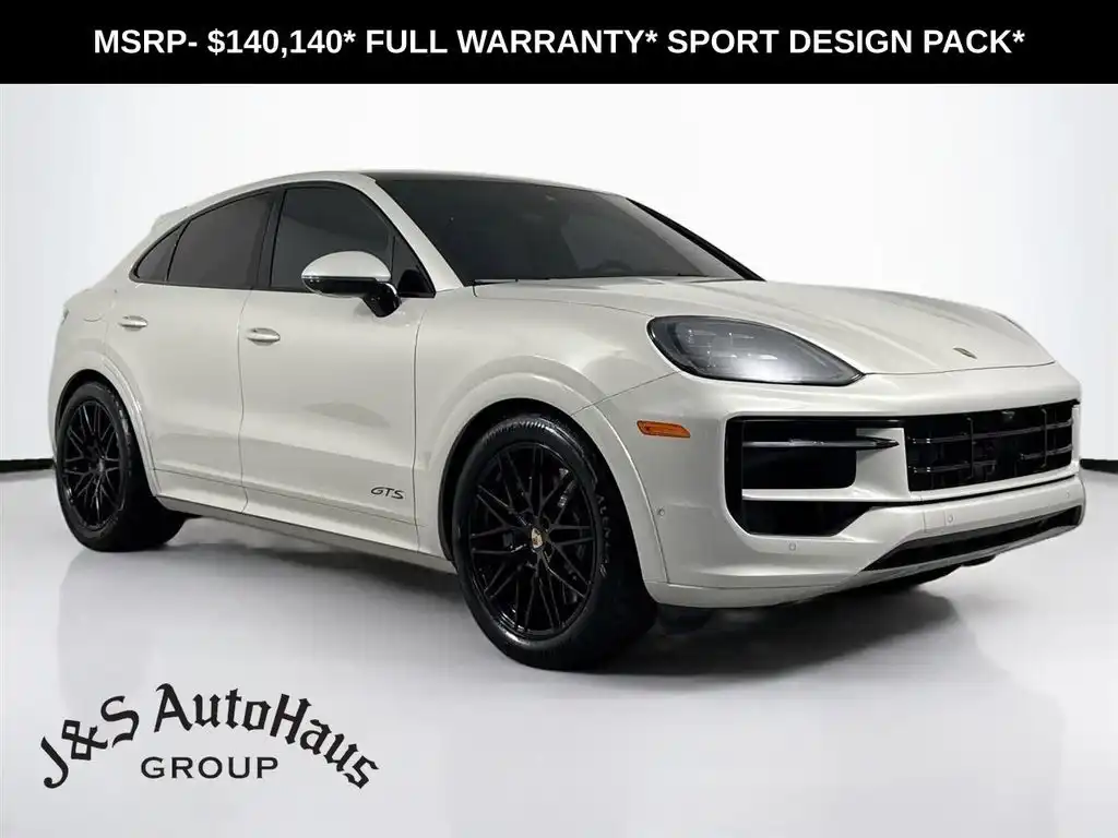 2025 Porsche Cayenne GTS's photo