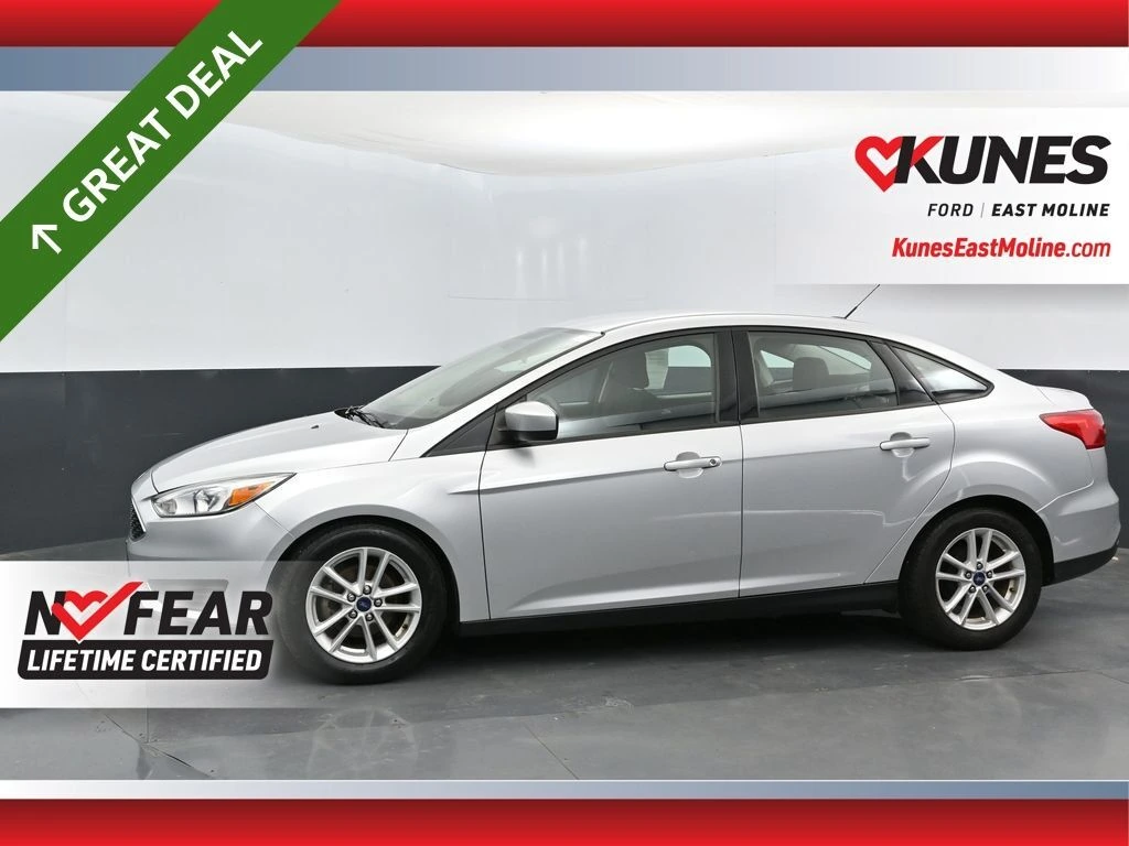 2018 Ford Focus Sedan SE's photo