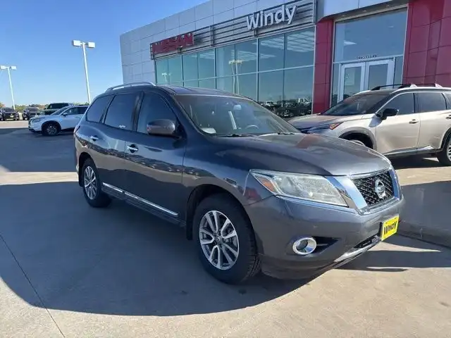 2013 Nissan Pathfinder SL 2WD's photo