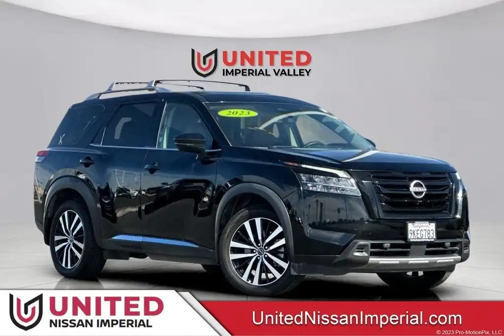 2023 Nissan Pathfinder Platinum 2WD's photo