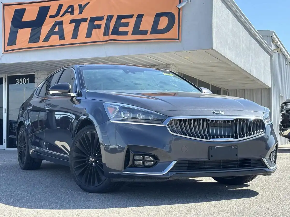 2019 Kia Cadenza Limited's photo