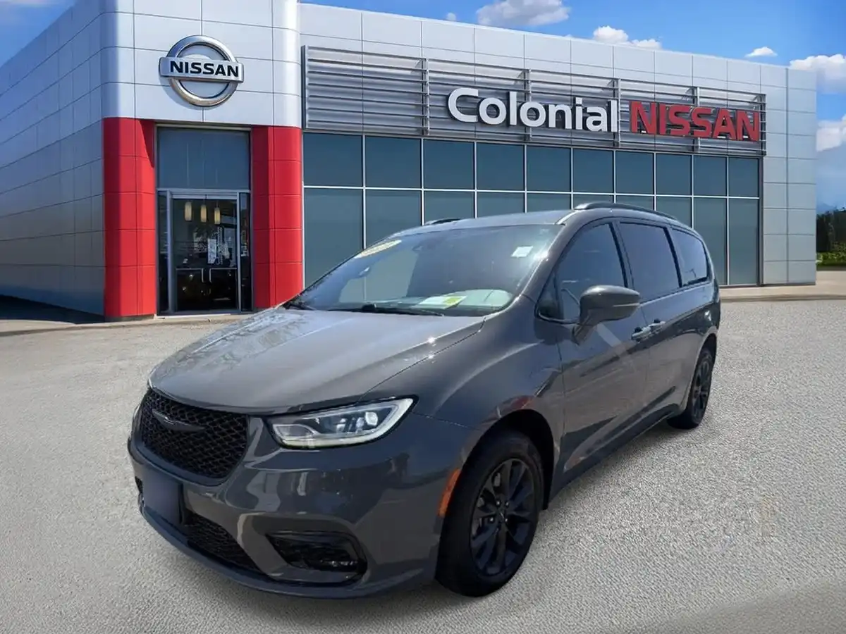2021 Chrysler Pacifica Limited's photo