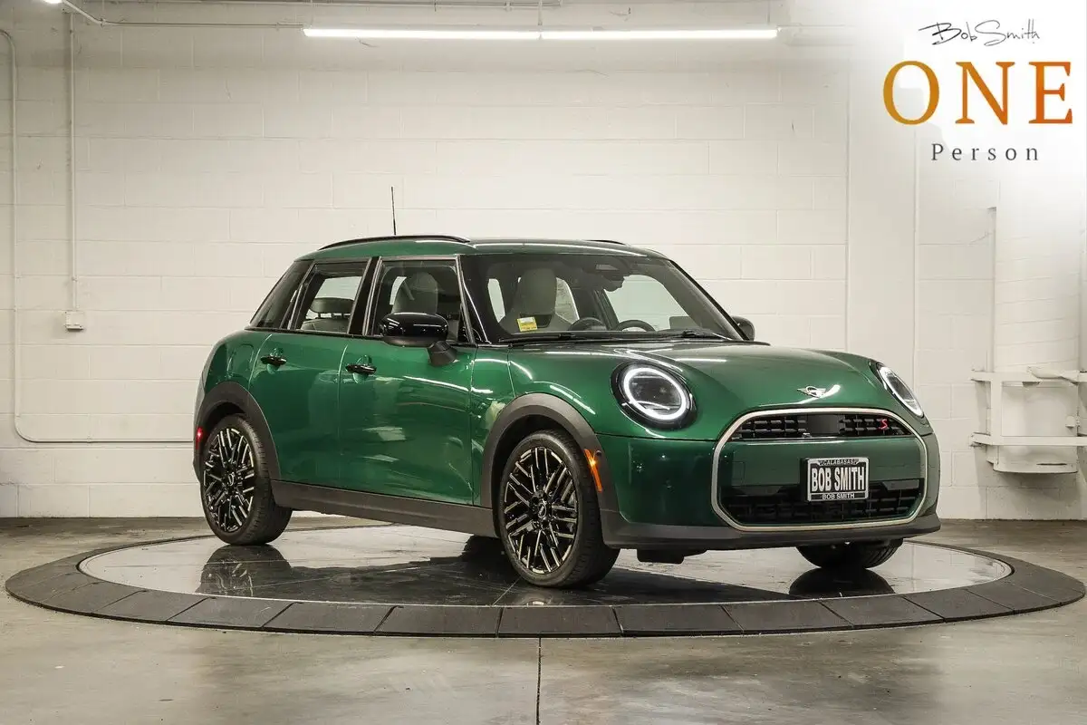 2026 MINI Hardtop Cooper S Signature's photo