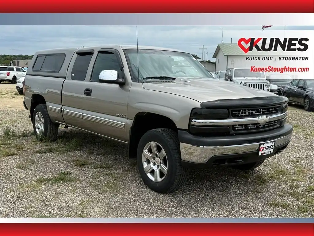 2001 Chevrolet Silverado 1500 1500 4WD Extended Cab SWB LS's photo