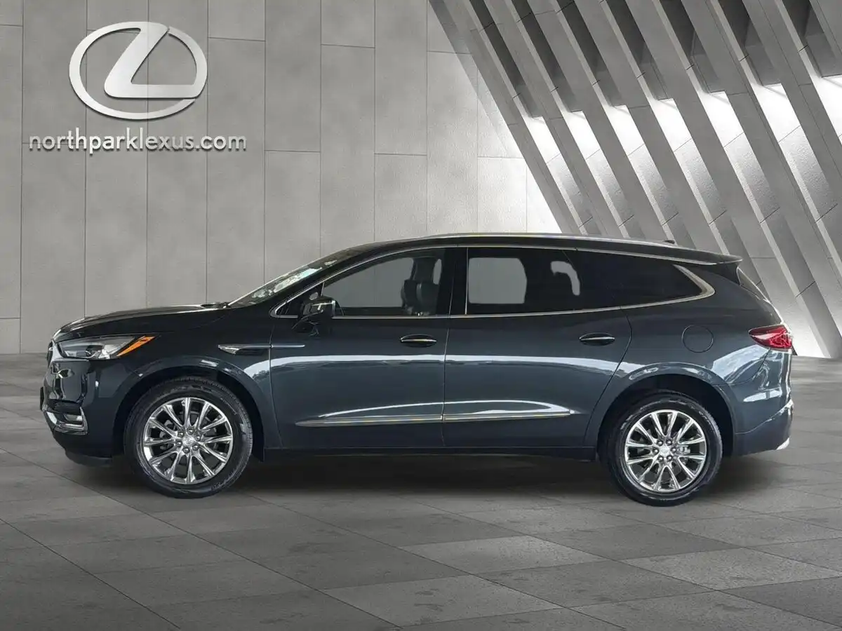 2019 Buick Enclave Essence's photo