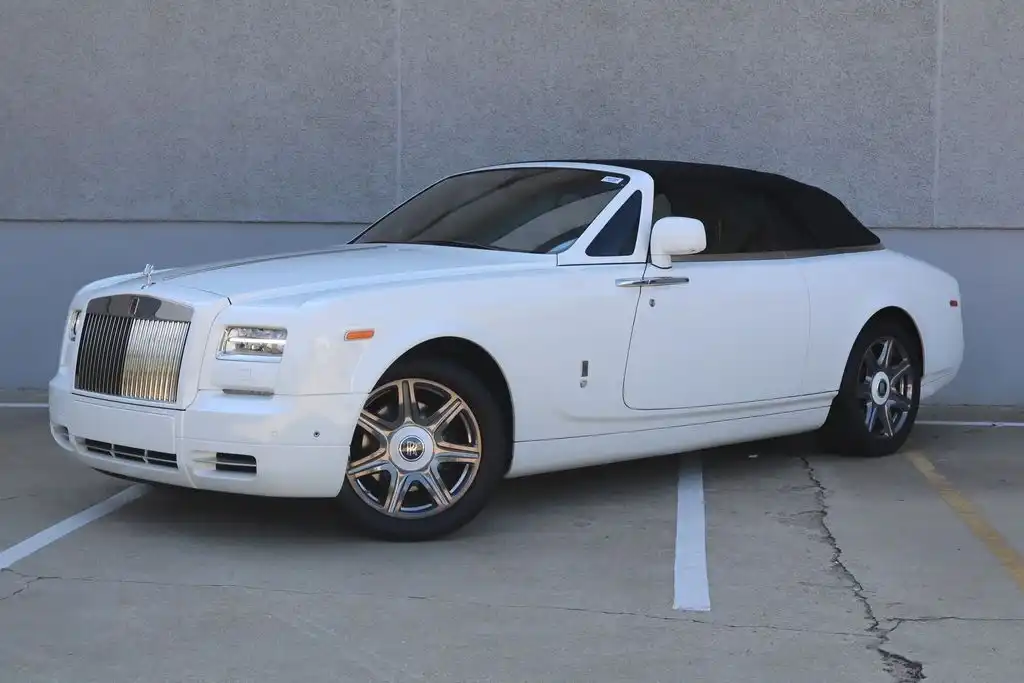 2015 Rolls-Royce Phantom Drophead Coupe's photo