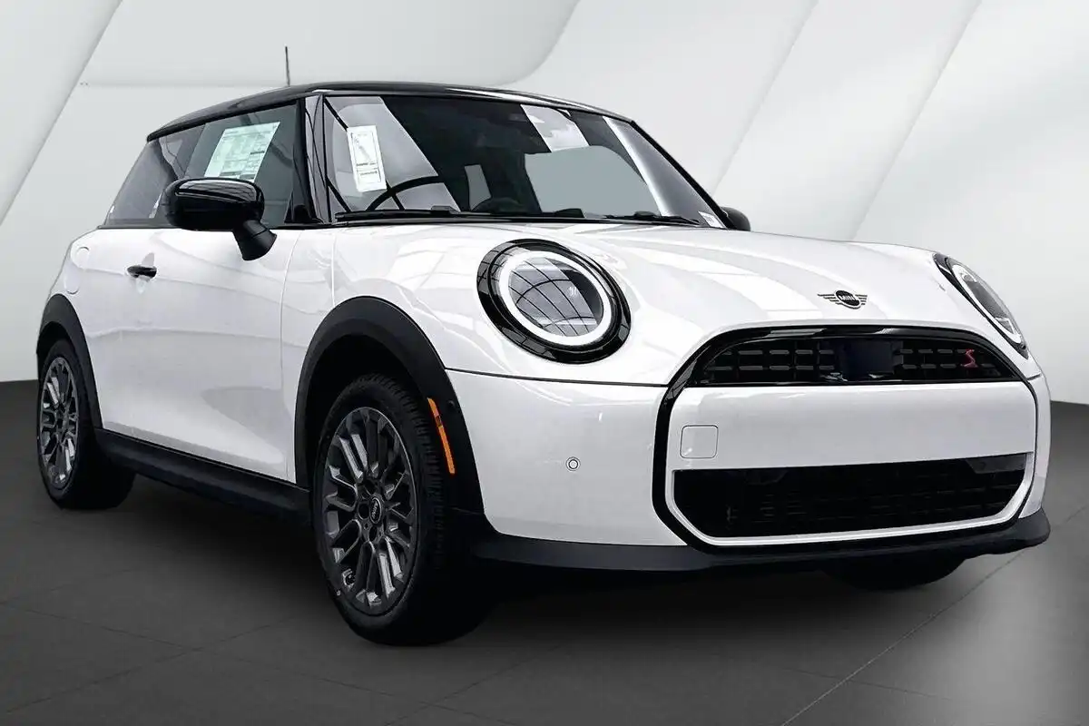 2026 MINI Hardtop Cooper S's photo
