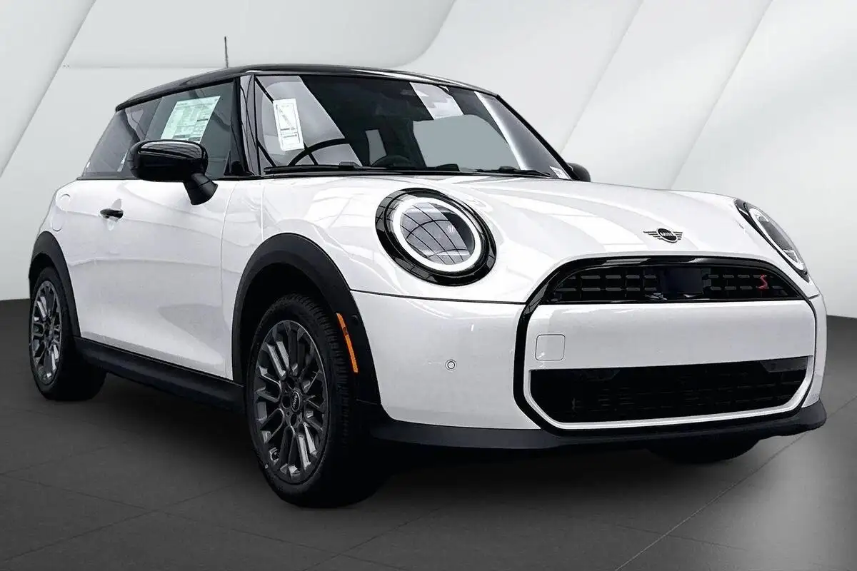 2026 MINI Hardtop Cooper S's photo