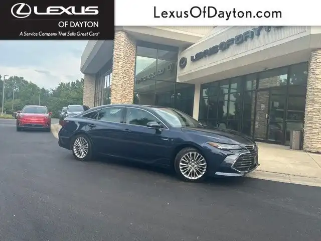2019 Toyota Avalon Limited Hybrid's photo